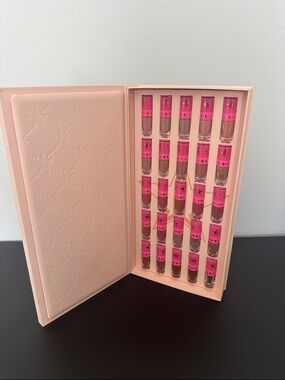 Jeffree Star Mini Liquid Lipstick Set - Pink & Nude Tones. 25 Pieces with Case.